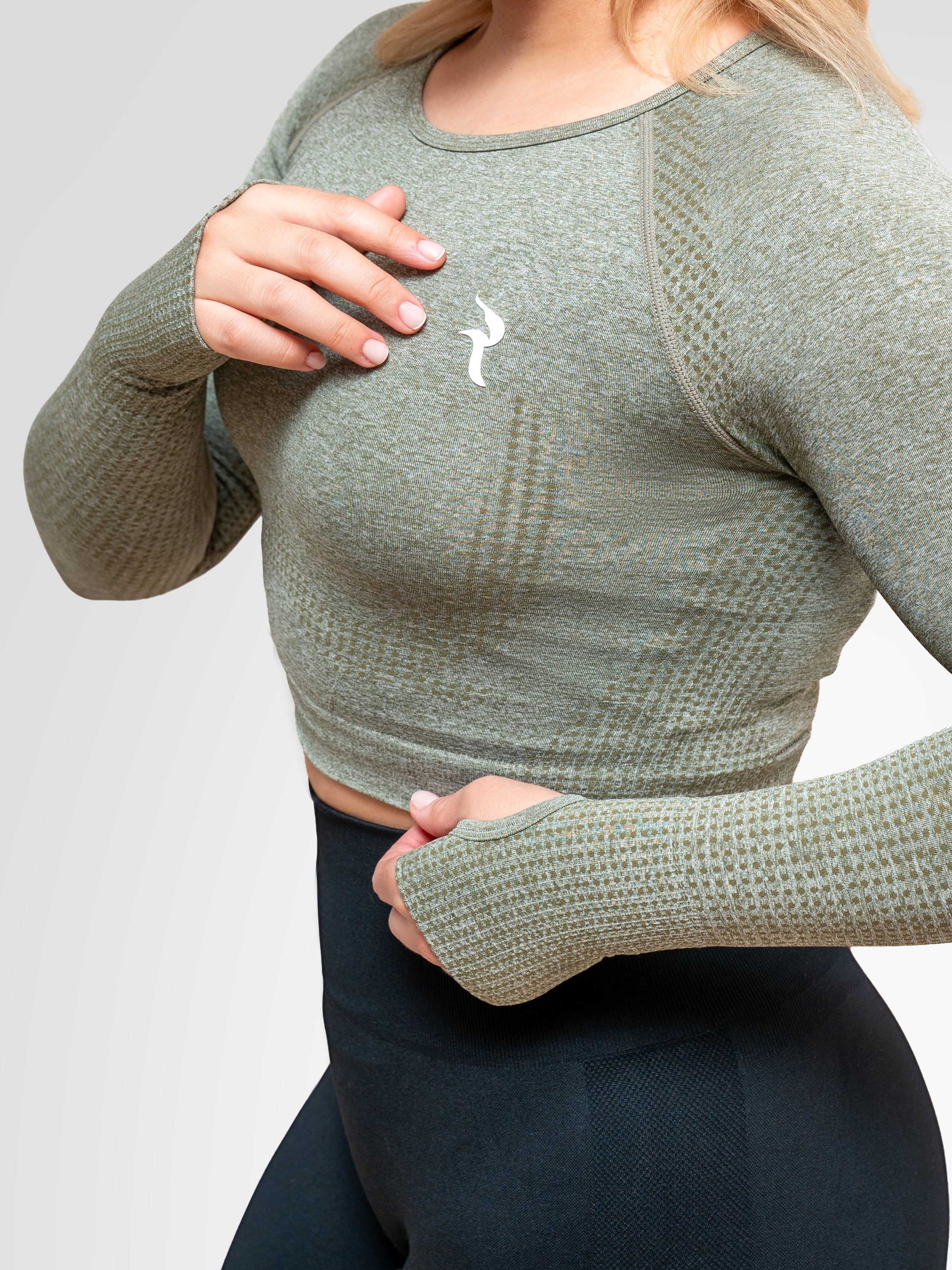 Reborn Motion Seamless Crop