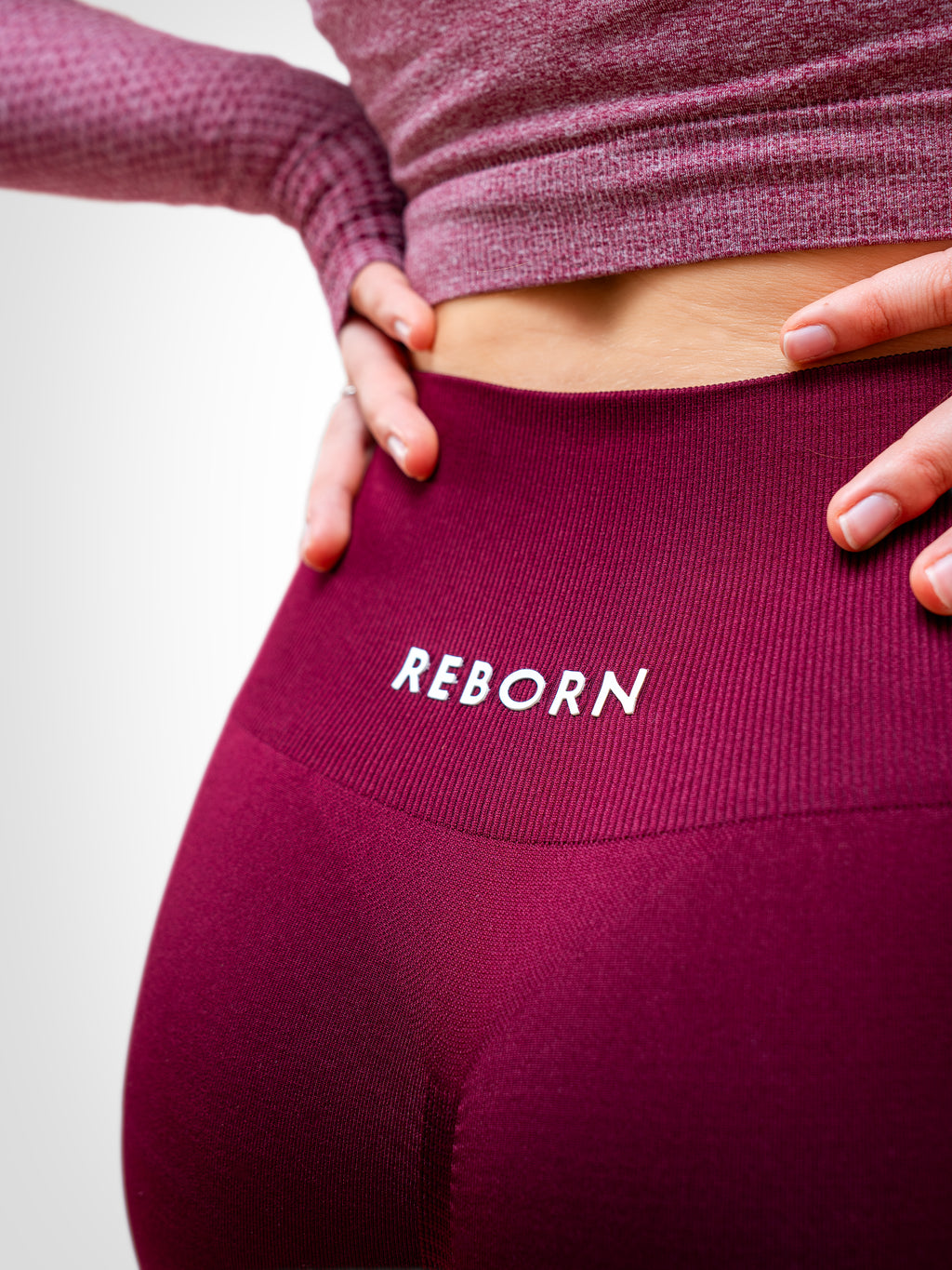 Reborn Essential Legging